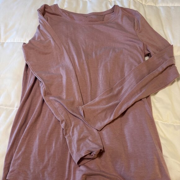 ATHLETA Essence Women’s Small Top Shirt Semi Fit Split Back Long Sleeve Pink - Picture 1 of 4